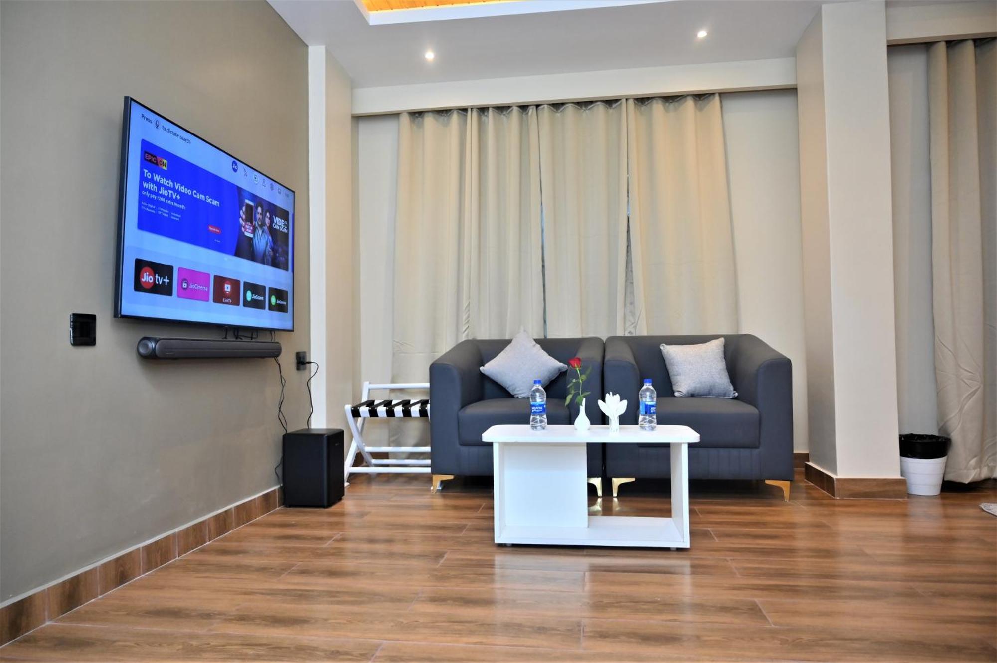 Essence Grandeur Hotel Guwahati Ngoại thất bức ảnh