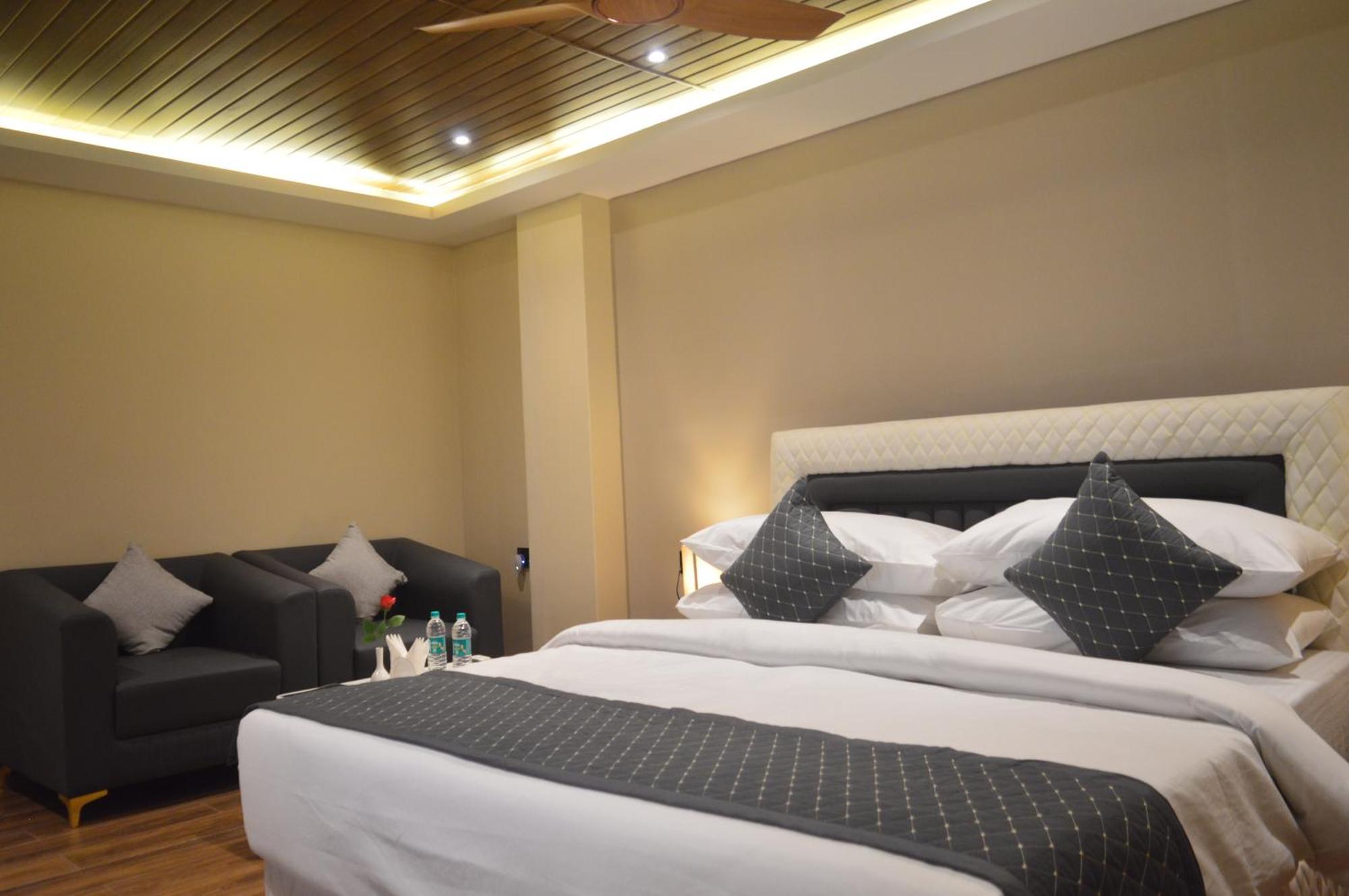 Essence Grandeur Hotel Guwahati Ngoại thất bức ảnh