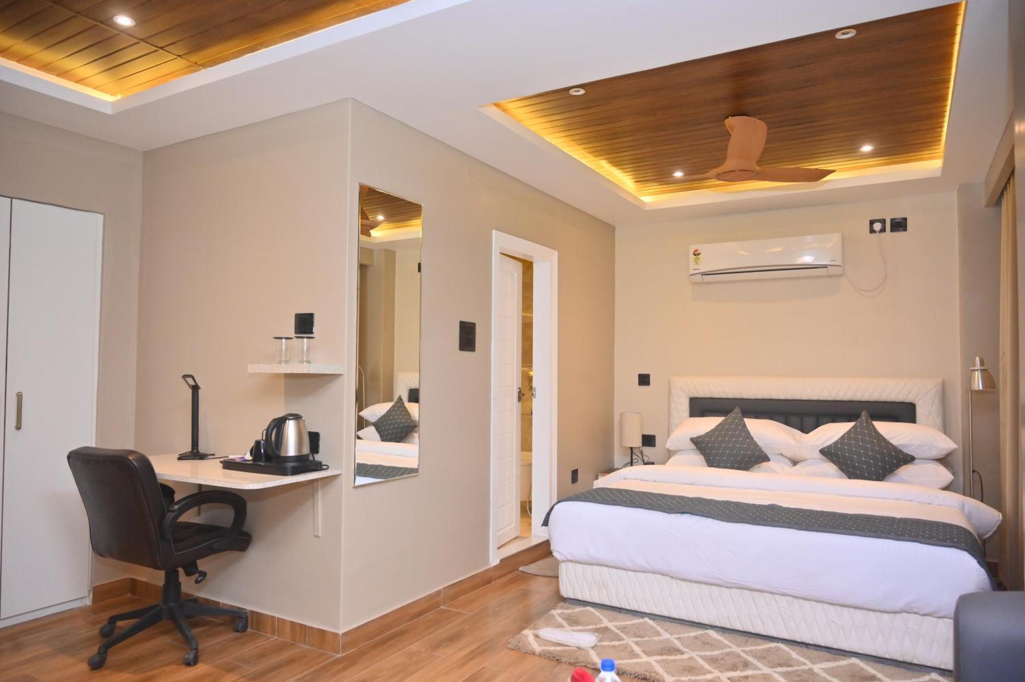 Essence Grandeur Hotel Guwahati Ngoại thất bức ảnh
