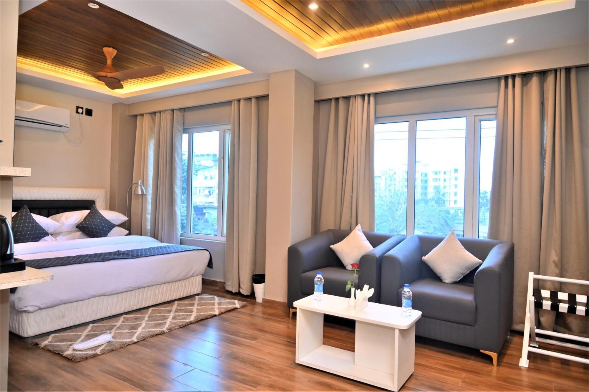 Essence Grandeur Hotel Guwahati Ngoại thất bức ảnh
