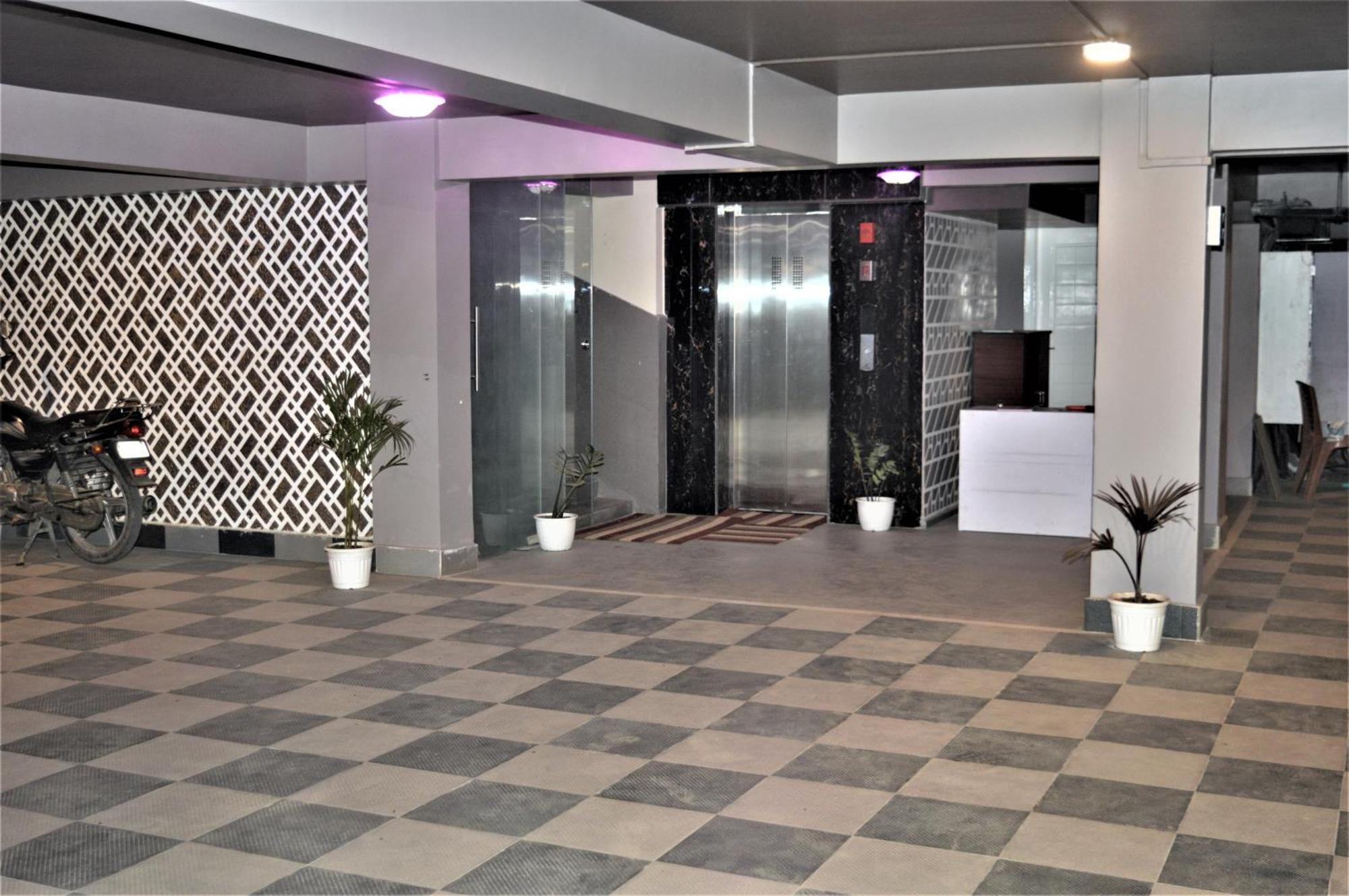 Essence Grandeur Hotel Guwahati Ngoại thất bức ảnh