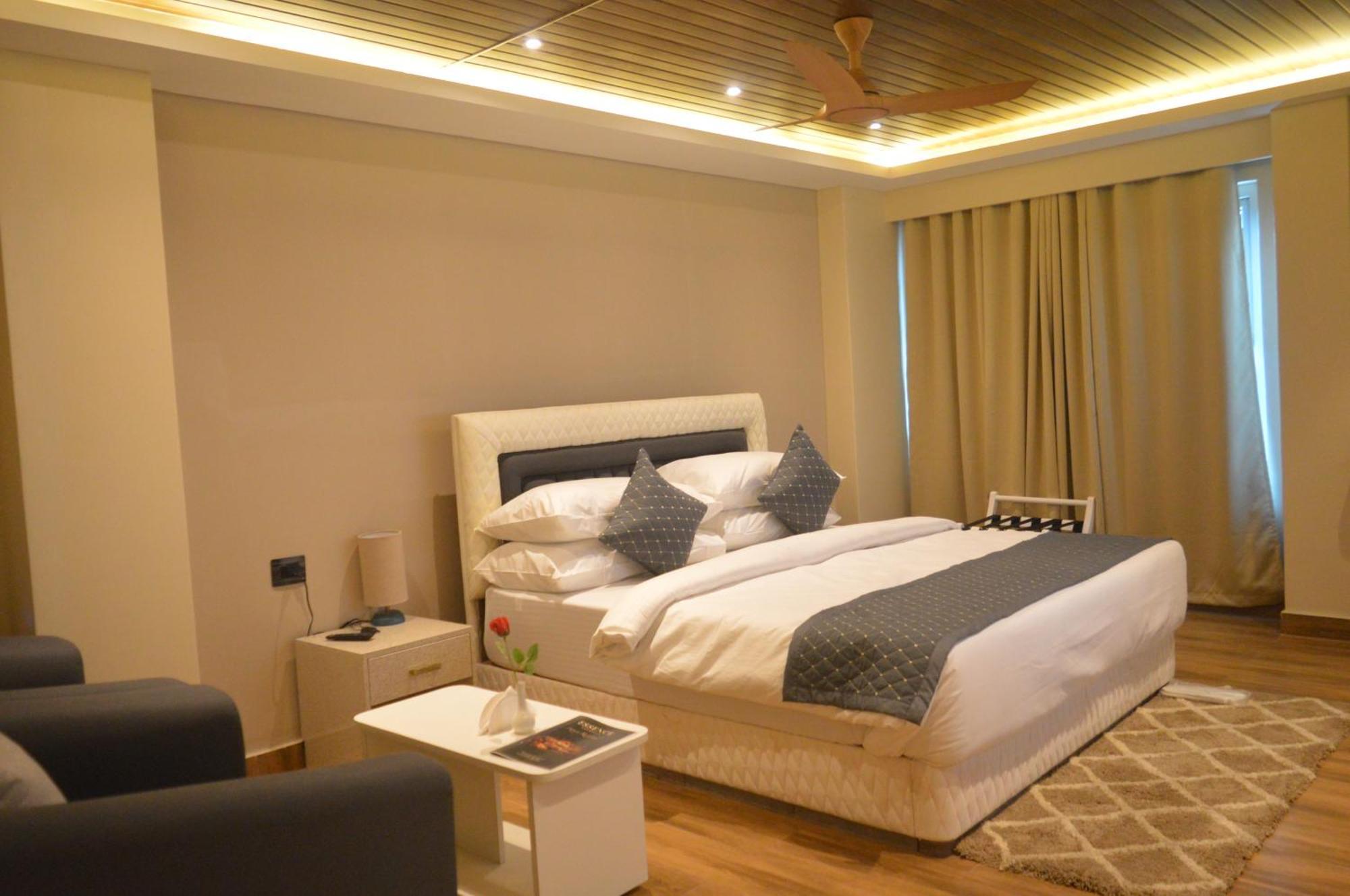 Essence Grandeur Hotel Guwahati Ngoại thất bức ảnh